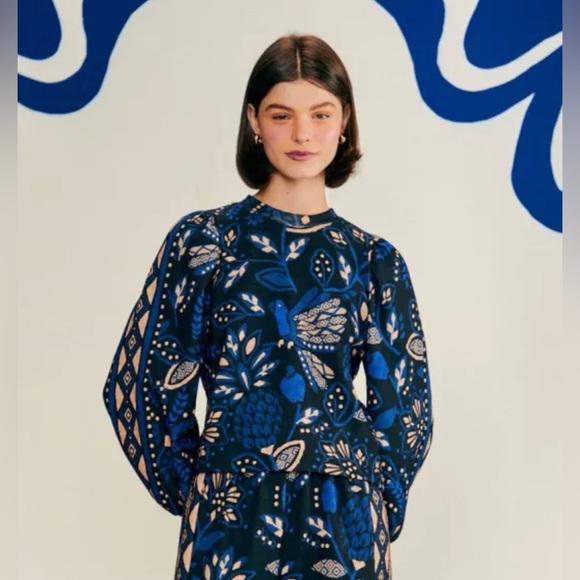 FARM Rio Tops - NWT FARM RIO Blue Macaw Forest Sweatshirt Sz XS